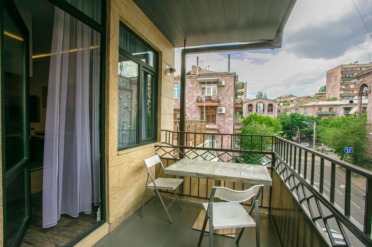 Luxe Apartment In Center Єреван Екстер'єр фото