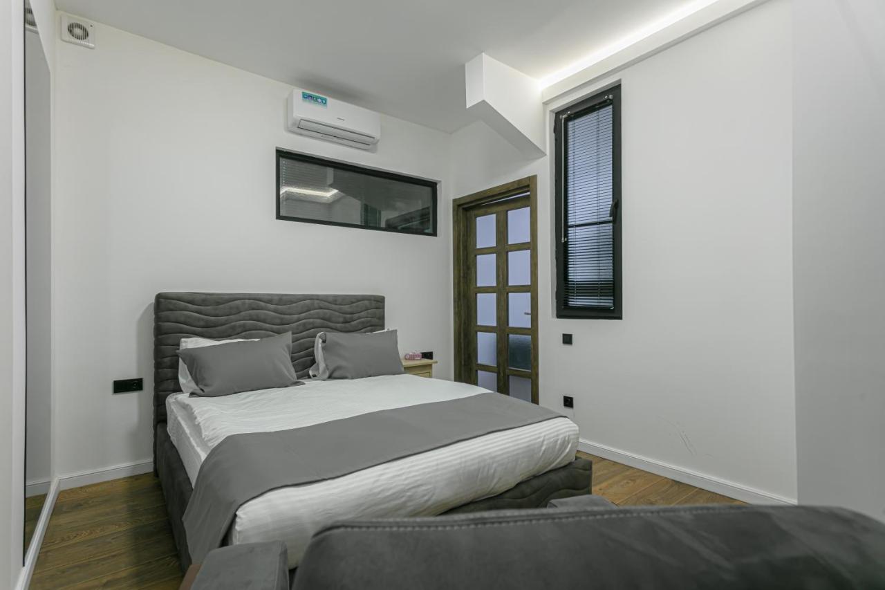 Luxe Apartment In Center Єреван Екстер'єр фото