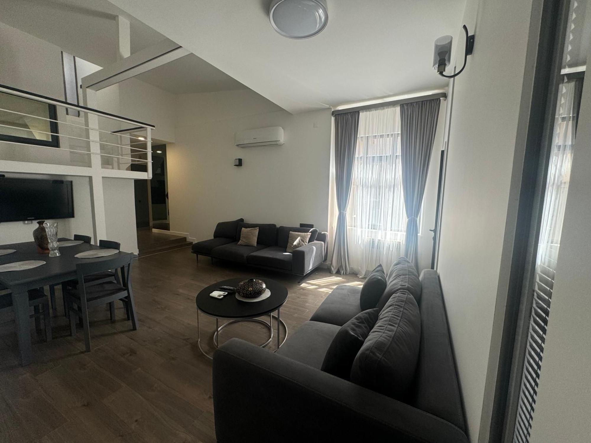 Luxe Apartment In Center Єреван Екстер'єр фото